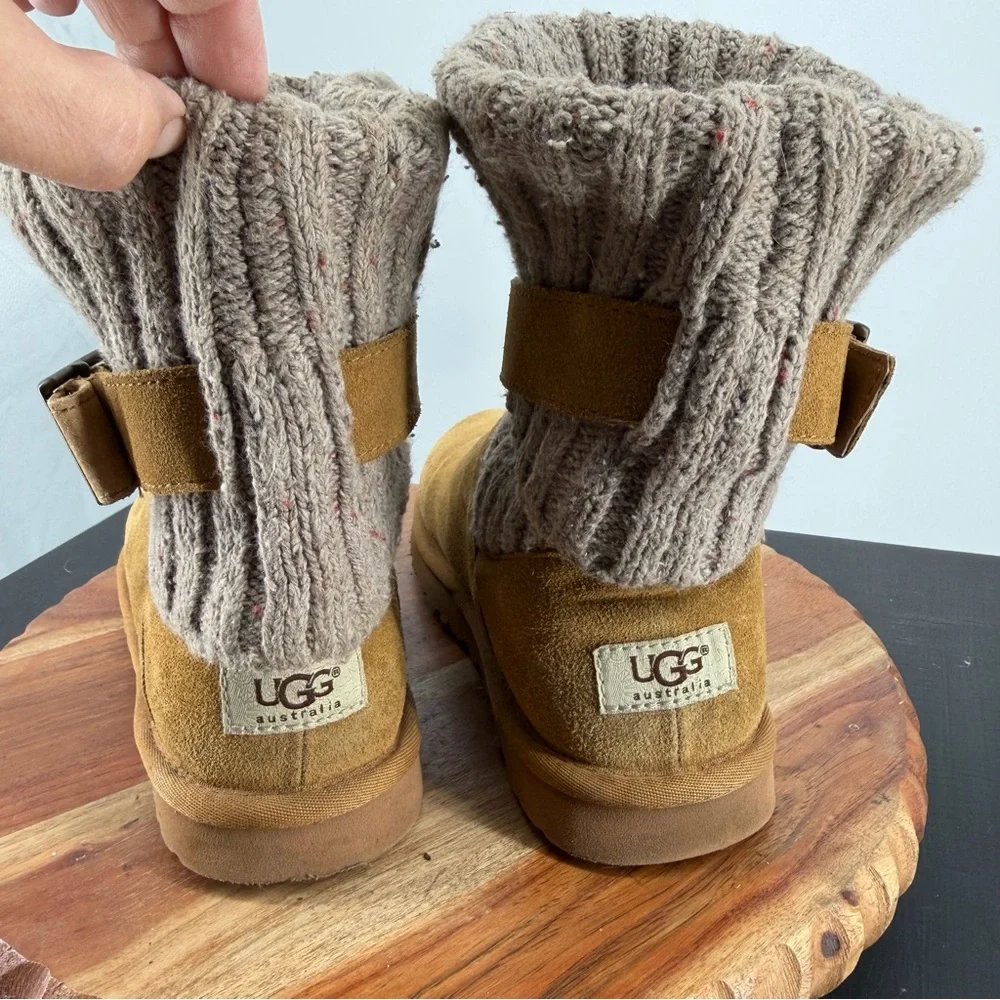 UGG 1003175 Cambridge Boots Size‎ 6 tan sweater knit